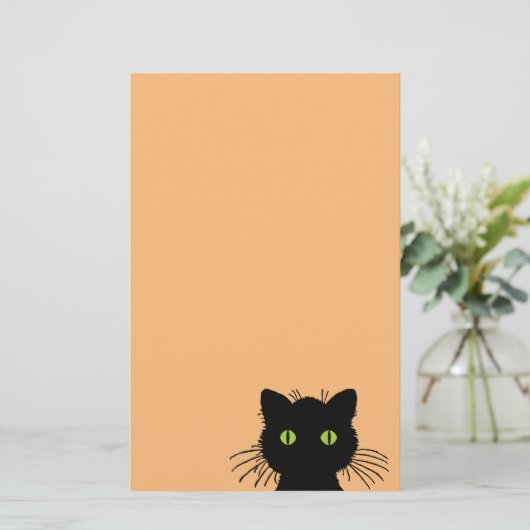 コミカルで好奇心に満ちた緑色の目をした黒猫 便箋 (スタンド正面)