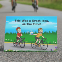 コミカルな自転車の誕生日ケーキの混乱 自転車に乗る人