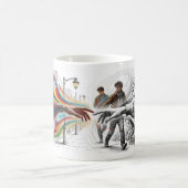 コミックの世界に没入する女子のマグカップ コーヒーマグカップ (中央)