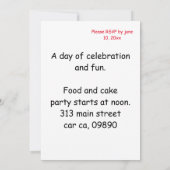 コモドドラゴンが誕生日ケーキのあるテーブルに座っている 招待状 (裏面)