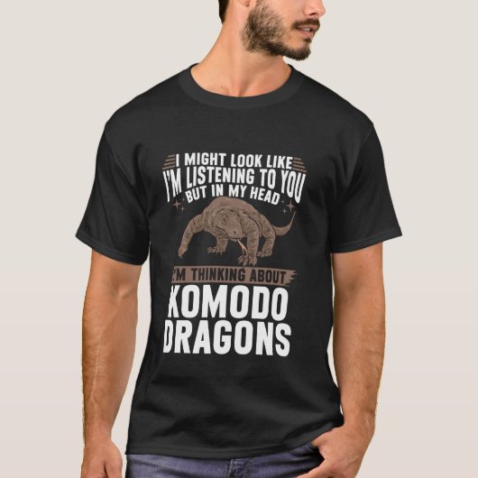 コモドドラゴンについて考えている爬虫類のトカゲ Tシャツ (正面)