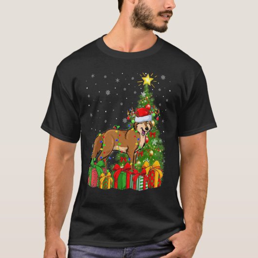 コヨーテクリスマスホリデーサンタコヨーテクリスマスツリー Tシャツ (正面)