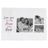 コラージュのカップルの写真とロマンチックな引用文を月に ラージペーパーバッグ (裏面)