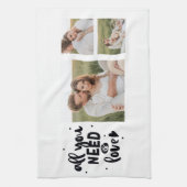 コラージュのカップルの写真&あなたが必要とするすべては愛の引用文 キッチンタオル (縦)