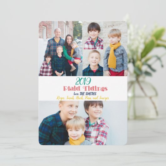 コラージュカラフルプレイドタイディングホリデーフォトカード シーズンカード (スタンド正面)