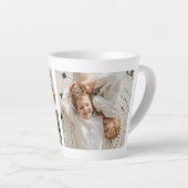 コラージュモダンファパーソナライズされたミリ写真ギフト カフェラテマグ (右アングル)