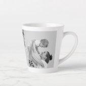 コラージュモダンフォト&文字赤いハートマザーギフト カフェラテマグ (右)