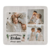 コラージュ写真&おばあちゃんのキッチンは常に開いている カッティングボード (正面)