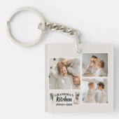 コラージュ写真&おばあちゃんのキッチンは常に開いている キーホルダー (正面)