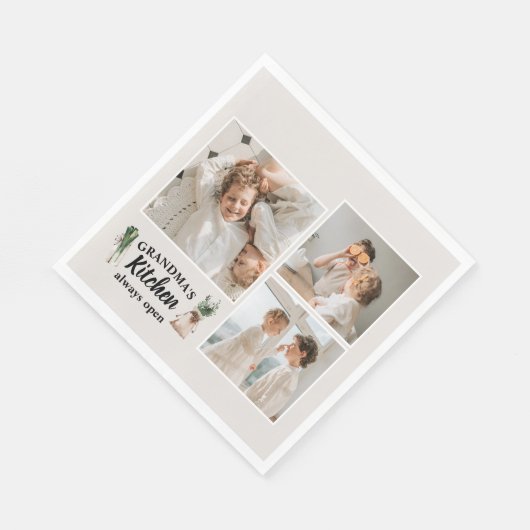 コラージュ写真&おばあちゃんのキッチンは常に開いている スタンダードランチョンナプキン (角)