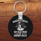 コリーのある老人を決して過小評価しな縁どい キーホルダー (正面)