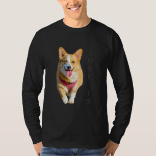 『コルギ・シャツの男女、子どもたちが愛する犬の母のパパ』 Tシャツ