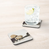 コルクせん抜きが付いているワインのコルク コースター (右側)