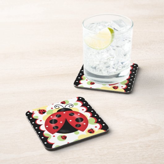 コルクの背部が付いているてんとう虫のコースター コースター (右側)
