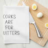 "コルクはクリッターのために"水の色の赤ワイングラス キッチンタオル (四つ折り)