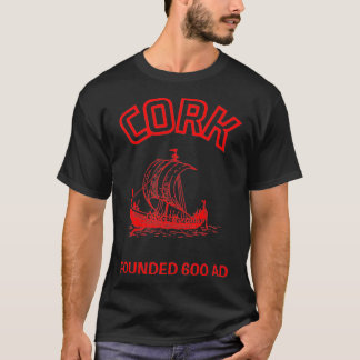 コルク確立600および赤いフォント Tシャツ