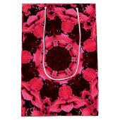 コレウスクローズアップ万華鏡のように千変万化するパターン ミディアムペーパーバッグ (裏面)