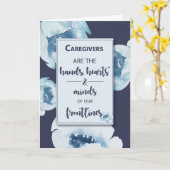 コロナウイルスの全流行性花の間の介護者 カード (黄色い花)