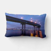 コロナドブリッジアットダスク ランバークッション (裏面)