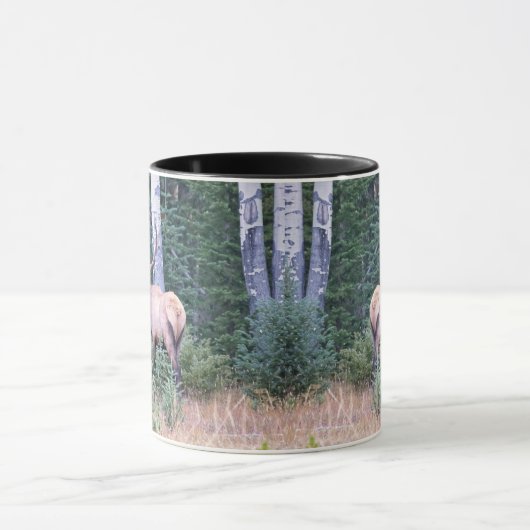 コロラドの山中の牡牛のエルク マグカップ (中央)