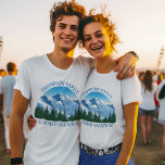 コロラドカスタムトリップマウンテンカッコいいファミリー懇親会 Tシャツ<br><div class="desc">夏のカスタマイズ旅行や秋のスキー場でコロラドの山々や森の美しいキャビンに行くための家族のtシャツにマッチ。緑のカッコいいモミの木の前にかわいらし雪をかぶったスケッチを特徴とする女性のティー。スキー素晴らしやハイキングに行く自然遠征のためのアウトドア愛の家族のための自然Tシャツ。</div>
