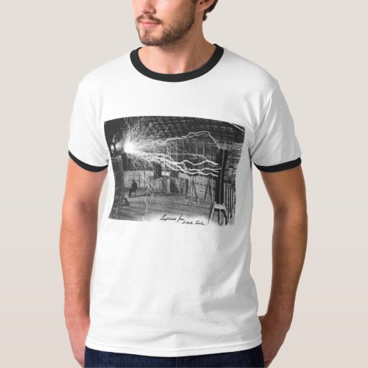 コロラドスプリングスの彼の実験室のTesla、1899年 Tシャツ (正面)