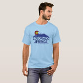 コロラドスプリングスの木々と山のTシャツ Tシャツ (正面フル)