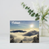 コロラド州から雲の上の景色を人に送る ポストカード (スタンド正面)