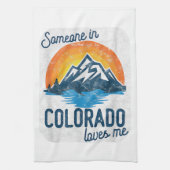 コロラド州にいる人が私を愛している キッチンタオル (縦)