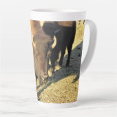 コロラド州のバイソン カフェラテマグ (右アングル)