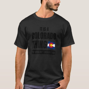 コロラド州のモノ州プライドで Tシャツ