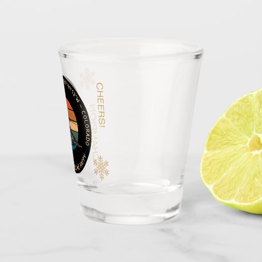 コロラド州スキーテルライド – ウィメンスキーヤー,イエロー文字 ショットグラス (右)