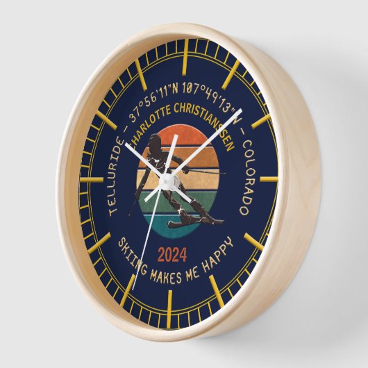 コロラド州スキーテルライド – ウィメンスキーヤー,イエロー文字 壁時計 (傾斜)