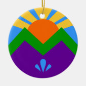 コロラド州マニトー春州旗オーナメント セラミックオーナメント (正面)
