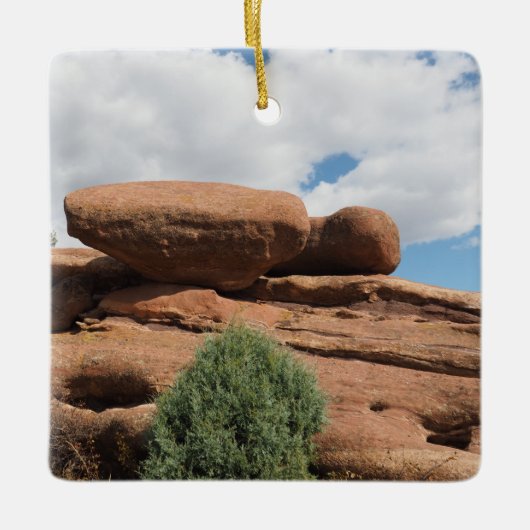 コロラド州モリソンの赤い岩 セラミックオーナメント (正面)