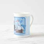 コロンバスが海ブルーをセーリング – ボーンチャイナマグカップ (正面右)