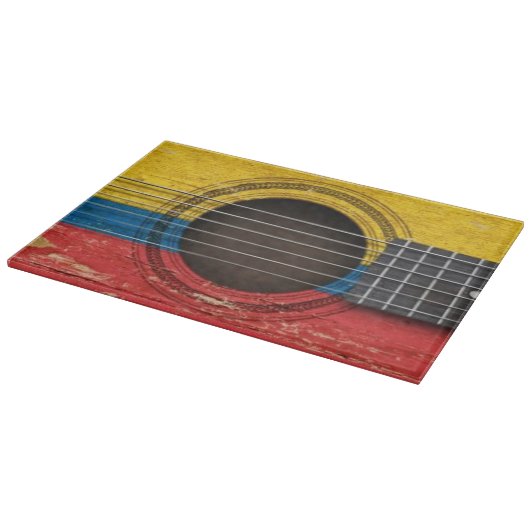 コロンビアの旗が付いている古いアコースティックギター カッティングボード (角)