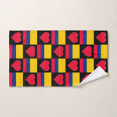 コロンビア国旗とハートパターンコロンビアプライド ハンドタオル (ハンドタオル)