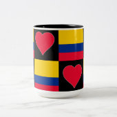コロンビア国旗のハート模様（愛国的なコロンビア） ツートーンマグカップ (中央)