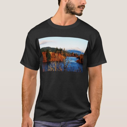 コロンビア渓谷の冬景色 Tシャツ (正面)