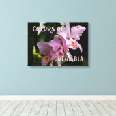 コロンビア・カトレヤ・オーキッドの色 キャンバスプリント (インサイチュ (ウッドフロア))