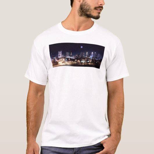 コロンブスオハイオ州のスカイライン Tシャツ (正面)