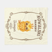 コワルスキーベーカリーフーパー フリースブランケット (正面(横))