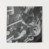 コンかわいらしバーチブルカーの女性 タペストリー (正面(横))