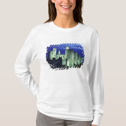 コンウィ城、グウィネズ、ウェールズ Tシャツ (正面)
