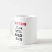 コンサルタントは、魅力、分析、および コーヒーマグカップ (正面左)