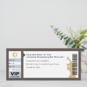 コンサートチケット バー ミッツヴァ Save the Date（茶色） 招待状 (スタンド正面)