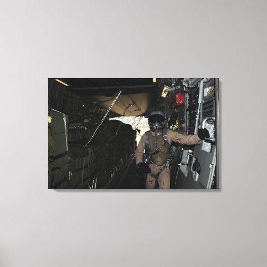 コンテナ配送システムバンドルがC-17から出る キャンバスプリント (正面)