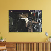 コンテナ配送システムバンドルがC-17から出る キャンバスプリント (インサイチュ (リビング))