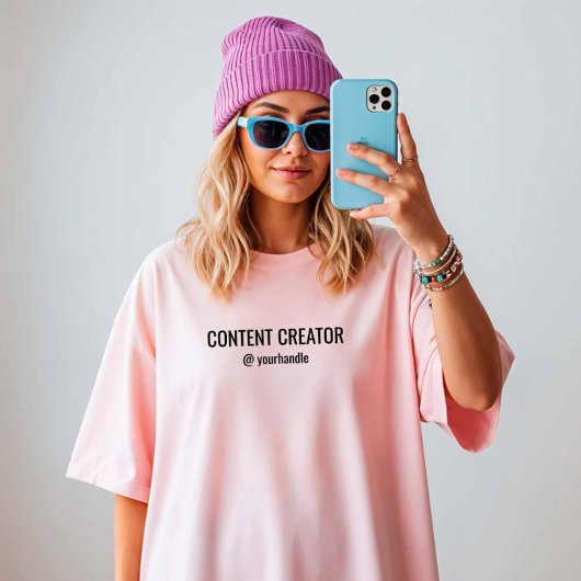 コンテンツクリエイター + あなたのソーシャルメディア名 Tシャツ